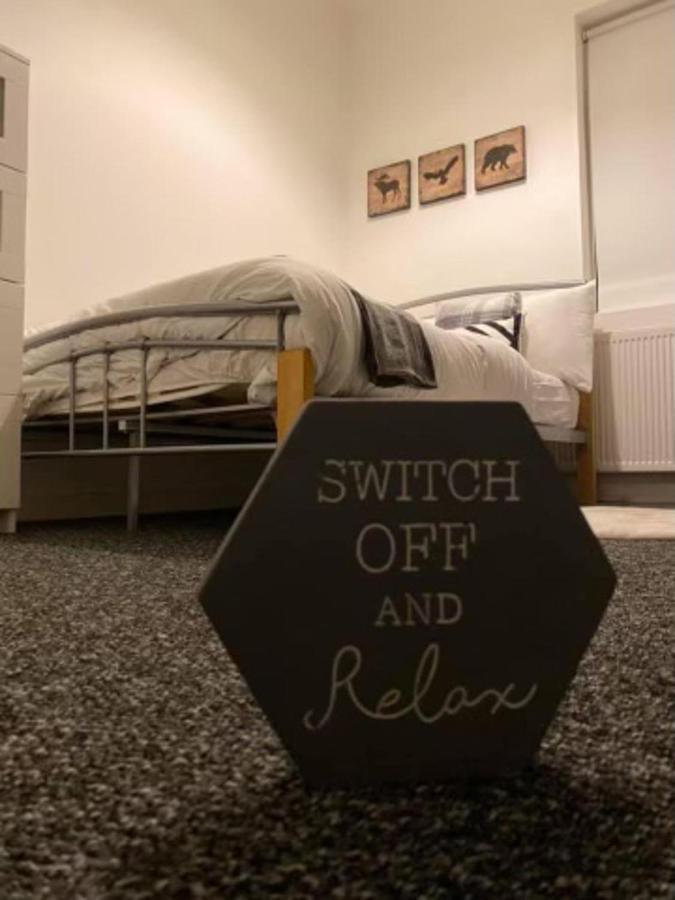 Spacious Four Bedroom Home 3 Bathrooms - Coventry Exteriör bild