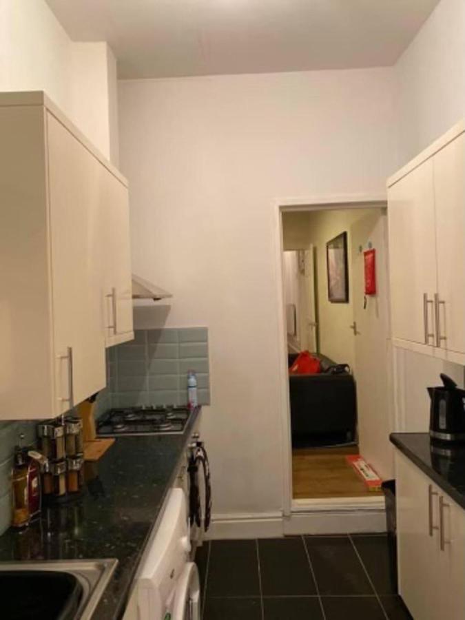 Spacious Four Bedroom Home 3 Bathrooms - Coventry Exteriör bild