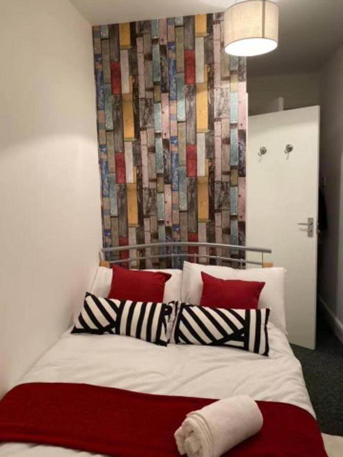 Spacious Four Bedroom Home 3 Bathrooms - Coventry Exteriör bild